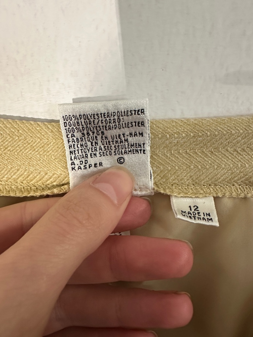 Le Suit Double-Breasted Suit Set in Light Beige - Picture 12 of 13
